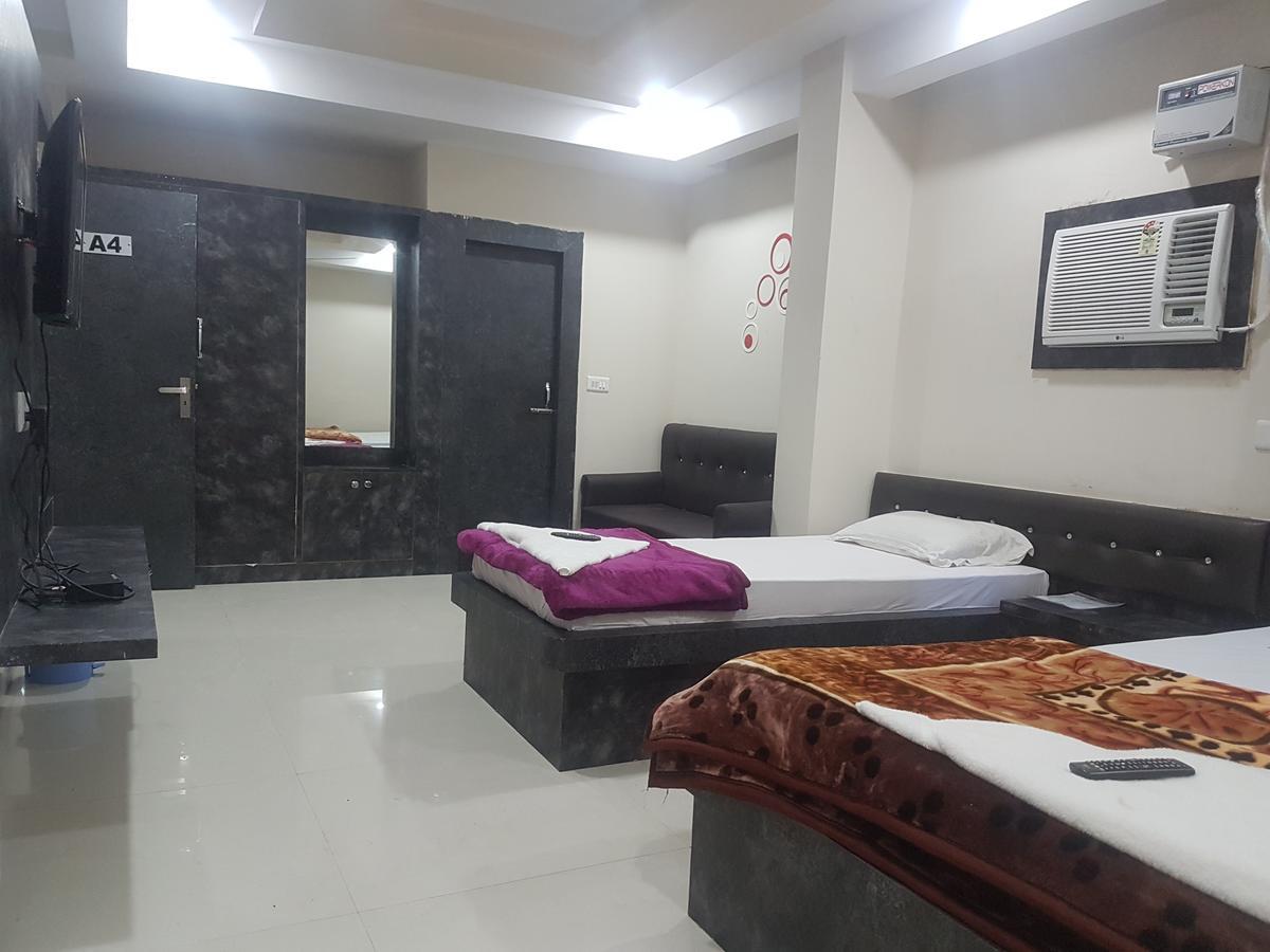 Hotel Grand Palace Gajá Kültér fotó