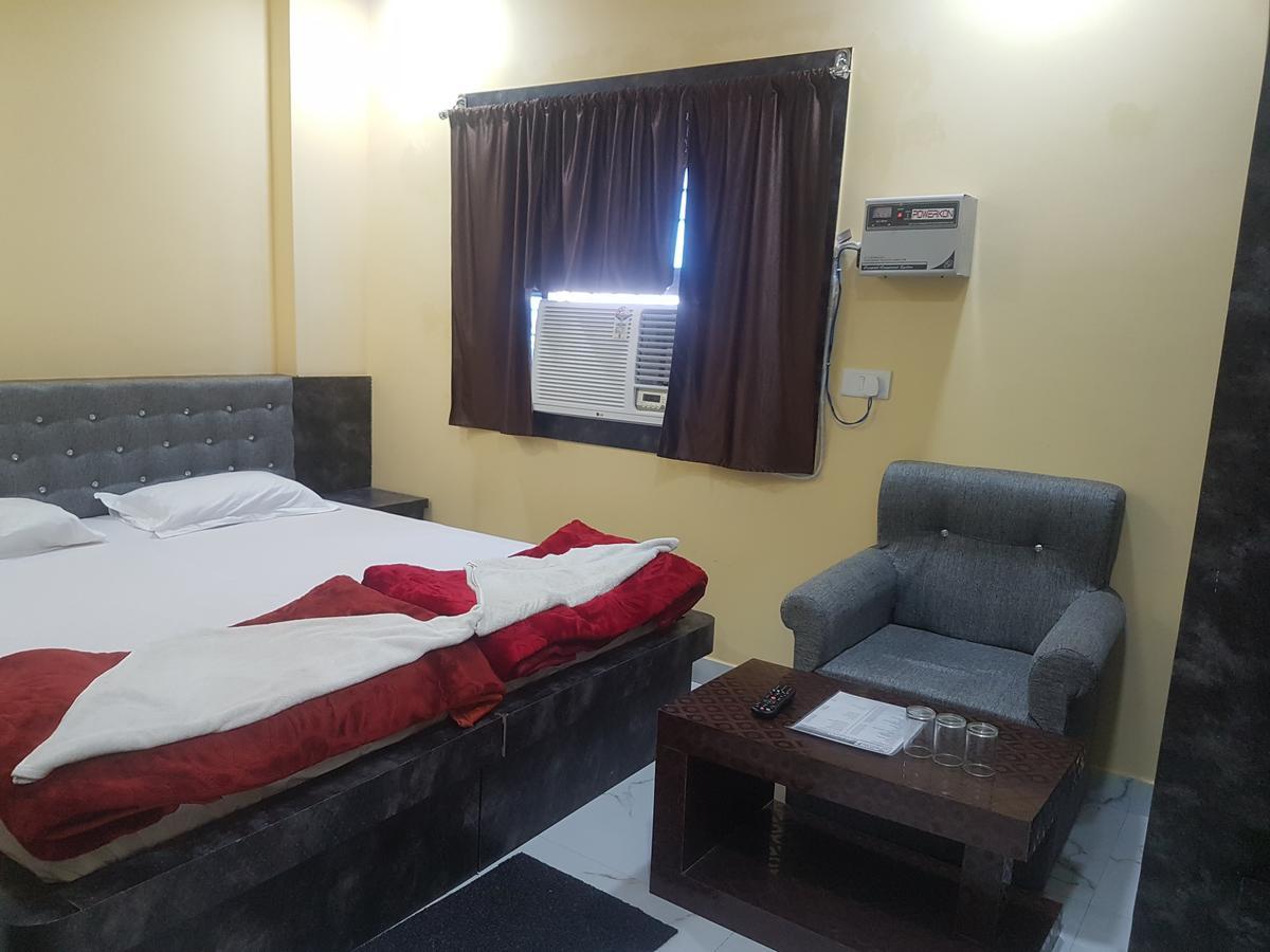 Hotel Grand Palace Gajá Kültér fotó