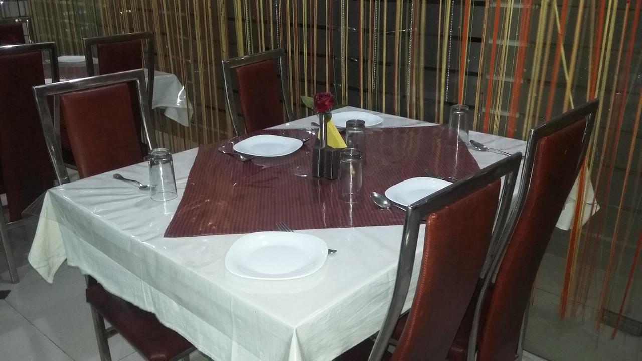 Hotel Grand Palace Gajá Kültér fotó